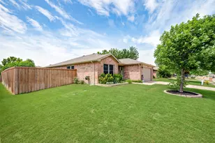 1416 Wenatchee Dr, Krum, TX 76249 - Photo 3
