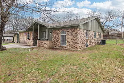 413 Glenhaven Drive, Azle, TX 76020 - Photo 3