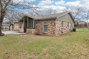 413 Glenhaven Dr, Azle, TX 76020 - Photo 3