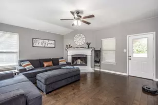 1816 Vallana Dr, Gainesville, TX 76240 - Photo 17