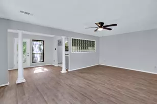 134 Main Pl, Euless, TX 76040 - Photo 3