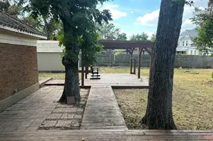 1007 N Center St, Bonham, TX 75418 - Photo 39