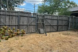 1007 N Center St, Bonham, TX 75418 - Photo 37
