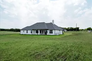 8524 Bronco Dr, Godley, TX 76044 - Photo 35