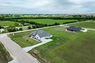 8524 Bronco Dr, Godley, TX 76044 - Photo 35