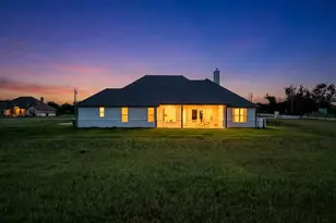 8524 Bronco Dr, Godley, TX 76044 - Photo 3
