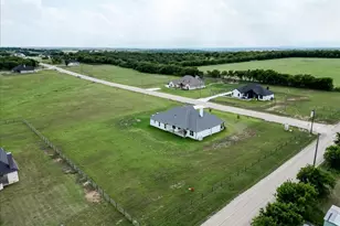8524 Bronco Dr, Godley, TX 76044 - Photo 31