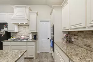 1316 Stoneleigh Pl, Aubrey, TX 76227 - Photo 13