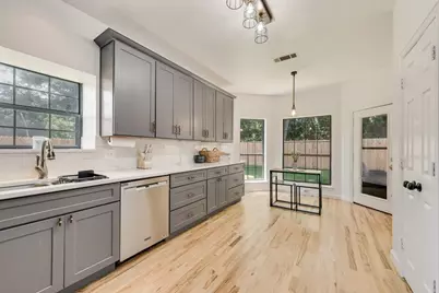2422 Black Spruce Court, Arlington, TX 76001 - Photo 13