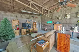 209 Dixie Rd, Weatherford, TX 76087 - Photo 17