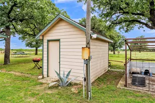 209 Dixie Rd, Weatherford, TX 76087 - Photo 13
