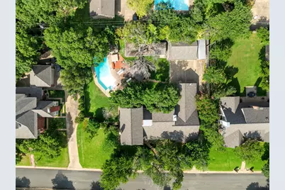 10011 Lost Oak Ridge Drive, Woodway, TX 76712 - Photo 37
