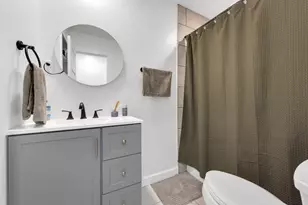 821 Lovers Ln, Grapevine, TX 76051 - Photo 17