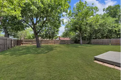 821 Lovers Lane, Grapevine, TX 76051 - Photo 23