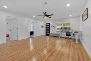 821 Lovers Ln, Grapevine, TX 76051 - Photo 5