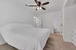 821 Lovers Ln, Grapevine, TX 76051 - Photo 15