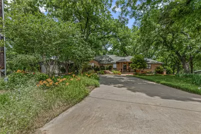 1820 Long Creek Court, Granbury, TX 76049 - Photo 9