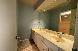9106 Emberglow Ln, Dallas, TX 75243 - Photo 19