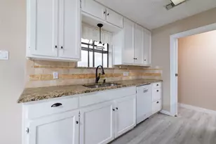 937 Springhill Dr, Burleson, TX 76028 - Photo 17