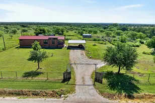 2401 Lamkin Rd, Mineral Wells, TX 76067 - Photo 1