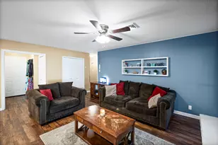 28 Coffee Tavern Rd, Bedford, TX 76022 - Photo 5