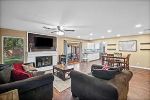 28 Coffee Tavern Rd, Bedford, TX 76022 - Photo 3