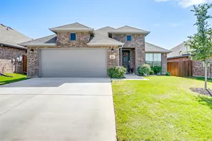 907 Beverly Dr, Cleburne, TX 76033 - Photo 1