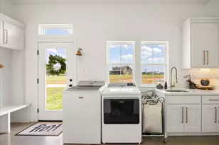 2208 Summerlin Ct, Granbury, TX 76048 - Photo 17