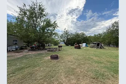 1716 SW 6th Avenue, Mineral Wells, TX 76067 - Photo 3