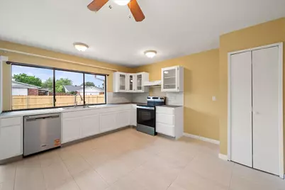 7247 Long Canyon Trail, Dallas, TX 75249 - Photo 13