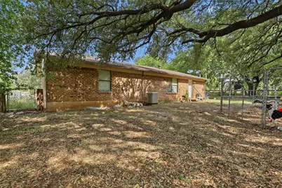 606 E Barton Street, Granbury, TX 76048 - Photo 27
