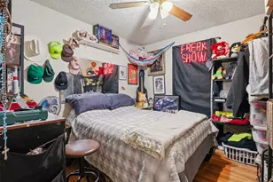 606 E Barton St, Granbury, TX 76048 - Photo 17