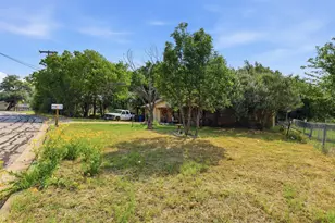 606 E Barton St, Granbury, TX 76048 - Photo 31