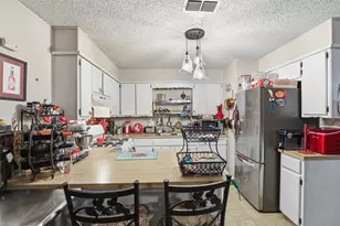 606 E Barton St, Granbury, TX 76048 - Photo 15