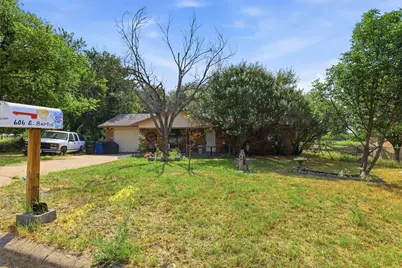 606 E Barton Street, Granbury, TX 76048 - Photo 29