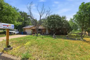 606 E Barton St, Granbury, TX 76048 - Photo 29
