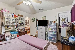 606 E Barton St, Granbury, TX 76048 - Photo 23