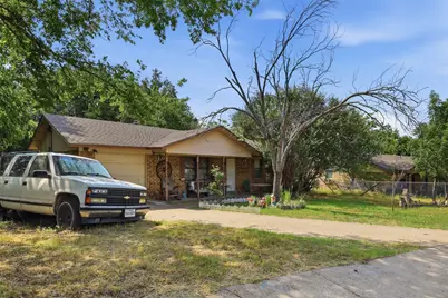 606 E Barton Street, Granbury, TX 76048 - Photo 3
