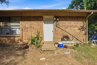 606 E Barton Street, Granbury, TX 76048 - Photo 25