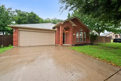 1627 Wintercrest Road, Grand Prairie, TX 75052 - Photo 3