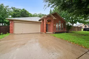 1627 Wintercrest Rd, Grand Prairie, TX 75052 - Photo 3