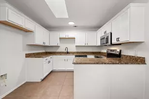 1627 Wintercrest Rd, Grand Prairie, TX 75052 - Photo 11