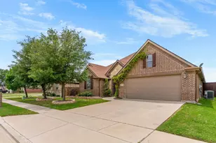 6905 Fools Gold Dr, Fort Worth, TX 76179 - Photo 3
