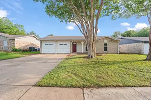 1013 Waverly Dr, Arlington, TX 76015 - Photo 1
