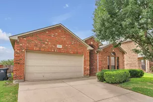 1602 Deer Crossing Dr, Arlington, TX 76002 - Photo 3