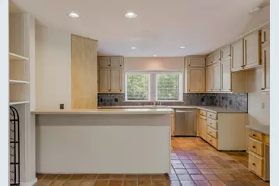 4708 Spring Creek Court, Arlington, TX 76017 - Photo 11
