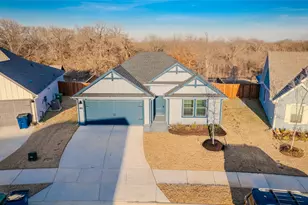 11168 E Chase Ln, Providence Village, TX 76227 - Photo 3