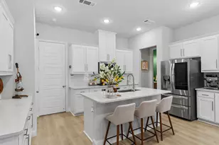 1903 Melinda Ln, Farmers Branch, TX 75234 - Photo 9