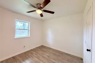 5712 Bonnie Wayne St, Haltom City, TX 76117 - Photo 13