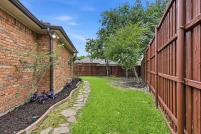 9017 Laredo Drive, Irving, TX 75063 - Photo 29